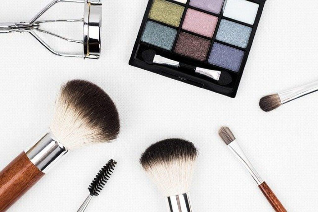De juiste make- up geeft je extra uitstraling en persoonlijkheid